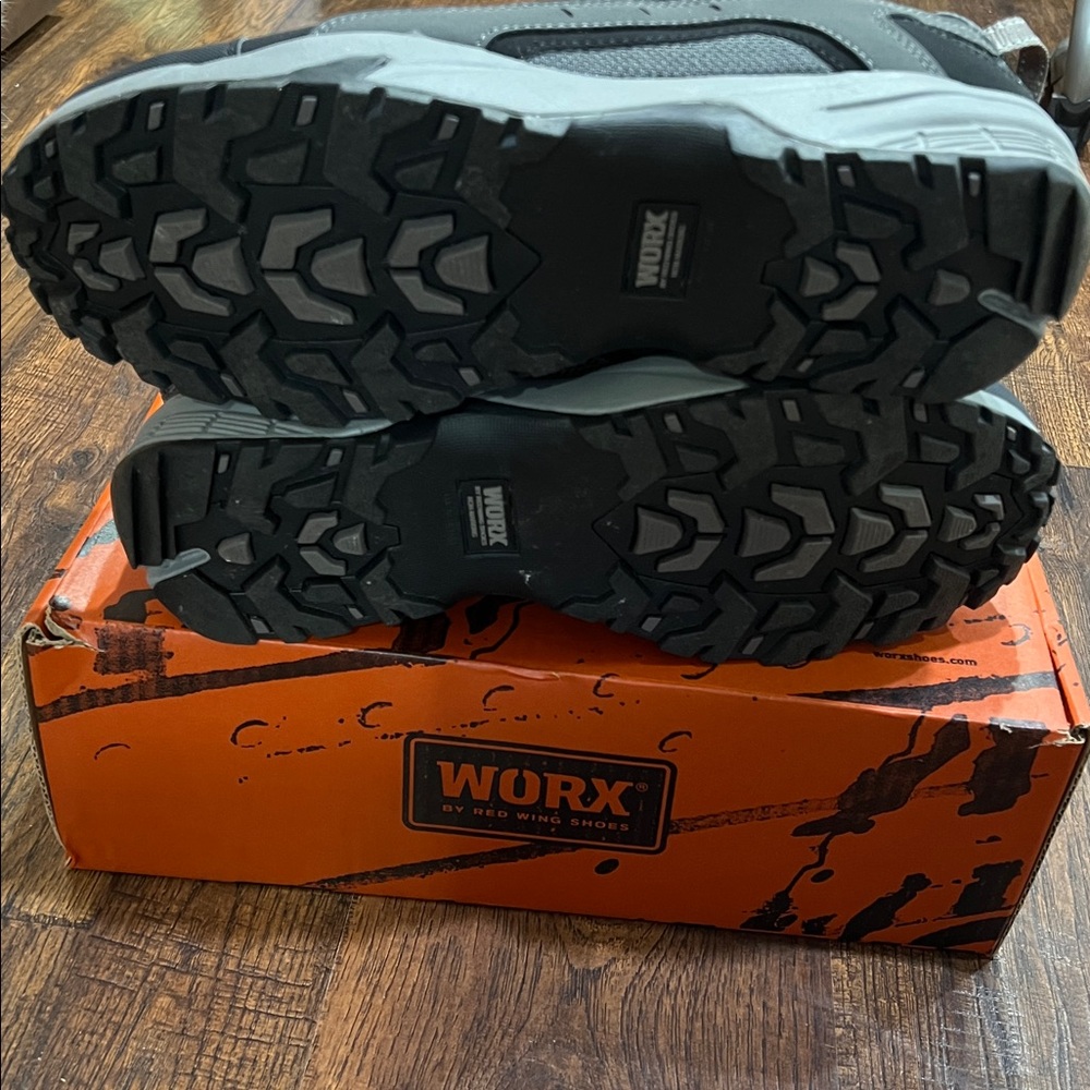 Men's Black & Gray Work Sneakers - Picture 4 of 8